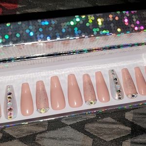 Custom press on nails